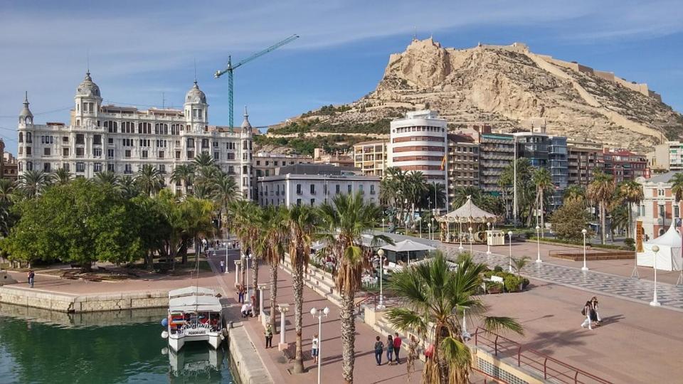 Very Lightful Apartment. Incredible Sea Views. Big Terrace, Swimming Pool. Ac. Very Close To Alicante City Center. Exterior foto